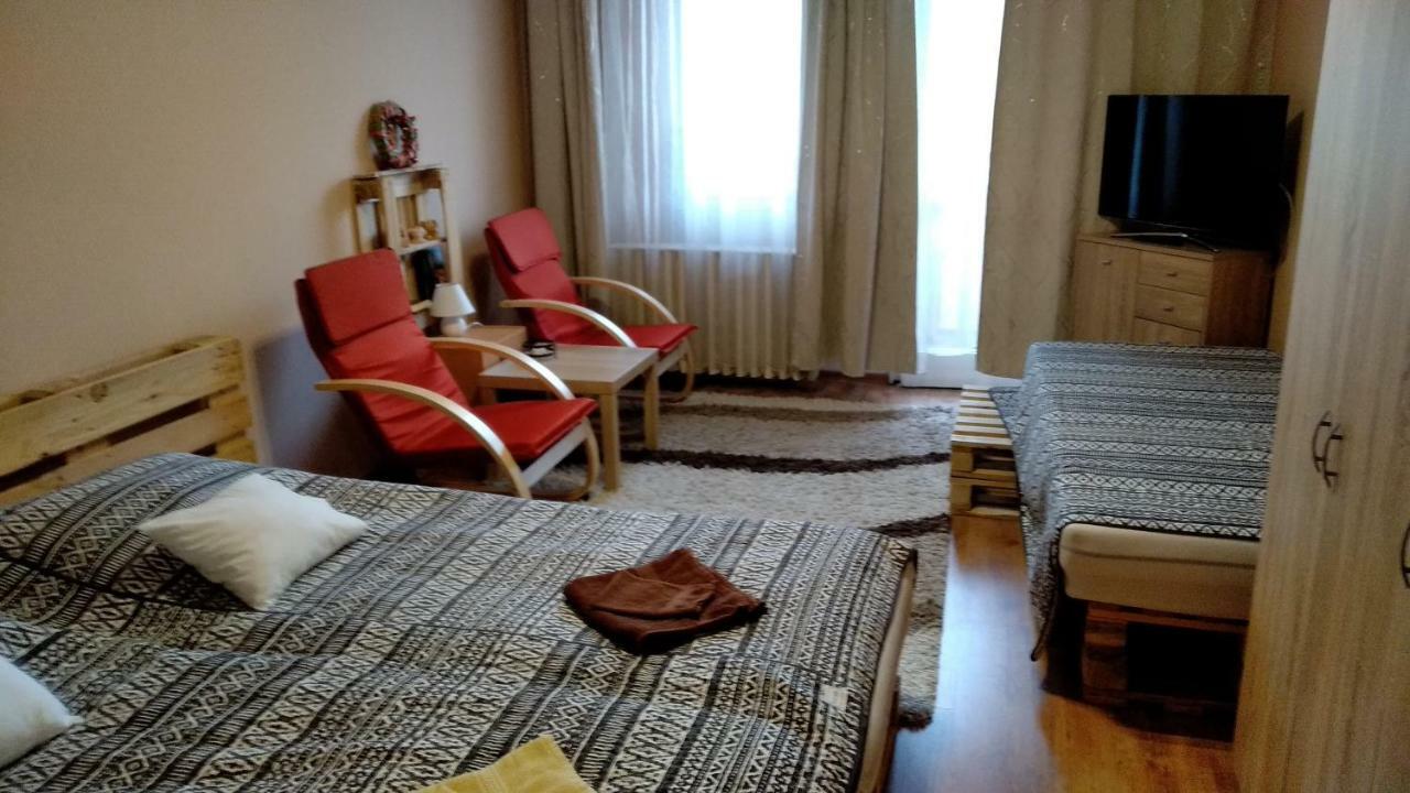 Gesztenyes Apartman Leilighet Miskolc Eksteriør bilde